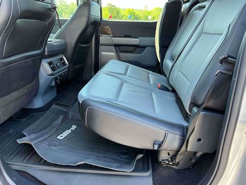 Used 2022 Ford F150 Lariat w/ Equipment Group 502A High AWD/4WD image 6