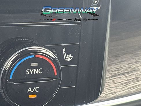 Used 2025 Nissan Rogue Platinum image 31