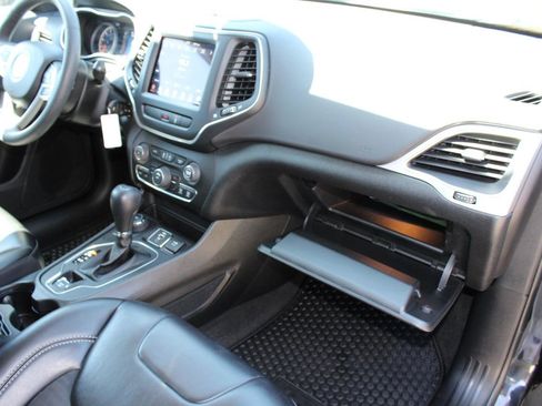 Used 2022 Jeep Cherokee Latitude w/ Sun & Sound Group AWD/4WD image 55
