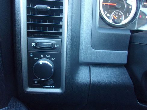 Used 2015 RAM 2500 Tradesman w/ Chrome Appearance Group AWD/4WD image 24