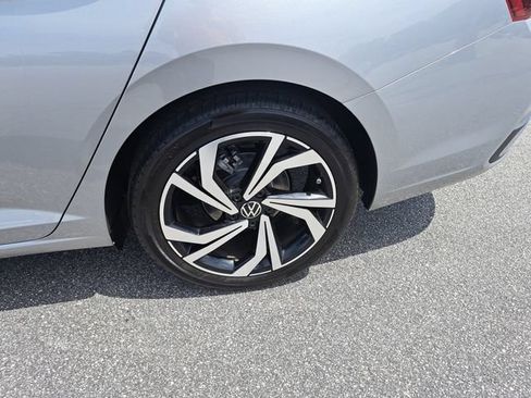 Used 2025 Volkswagen Jetta SEL FWD image 31