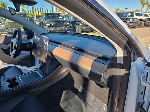 Used 2023 Tesla Model Y Long Range image 24