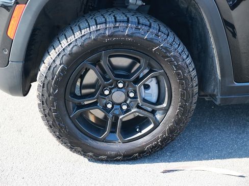 Used 2022 Jeep Grand Cherokee Trailhawk w/ Advanced Protech Group II AWD/4WD image 11