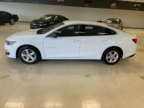 Used 2023 Chevrolet Malibu LS image 4