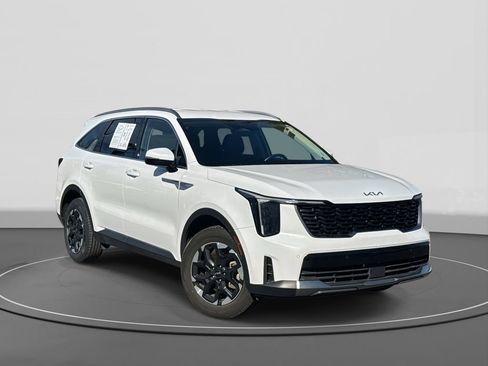 Used 2024 Kia Sorento S AWD/4WD image 1