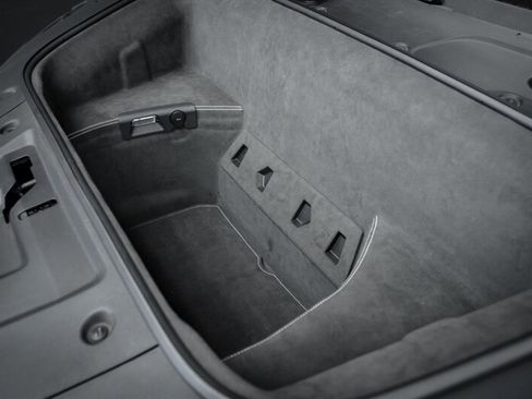 Used 2010 Audi R8 V10 image 9