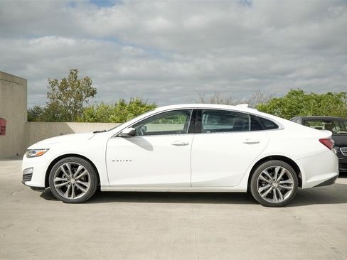 Used 2024 Chevrolet Malibu LT image 3