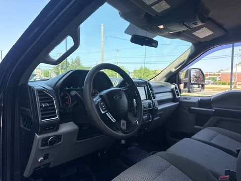 Used 2017 Ford F550 4x4 SuperCab Super Duty w/ XLT Value Package image 9