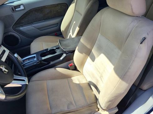 Used 2008 Ford Mustang Premium RWD image 4