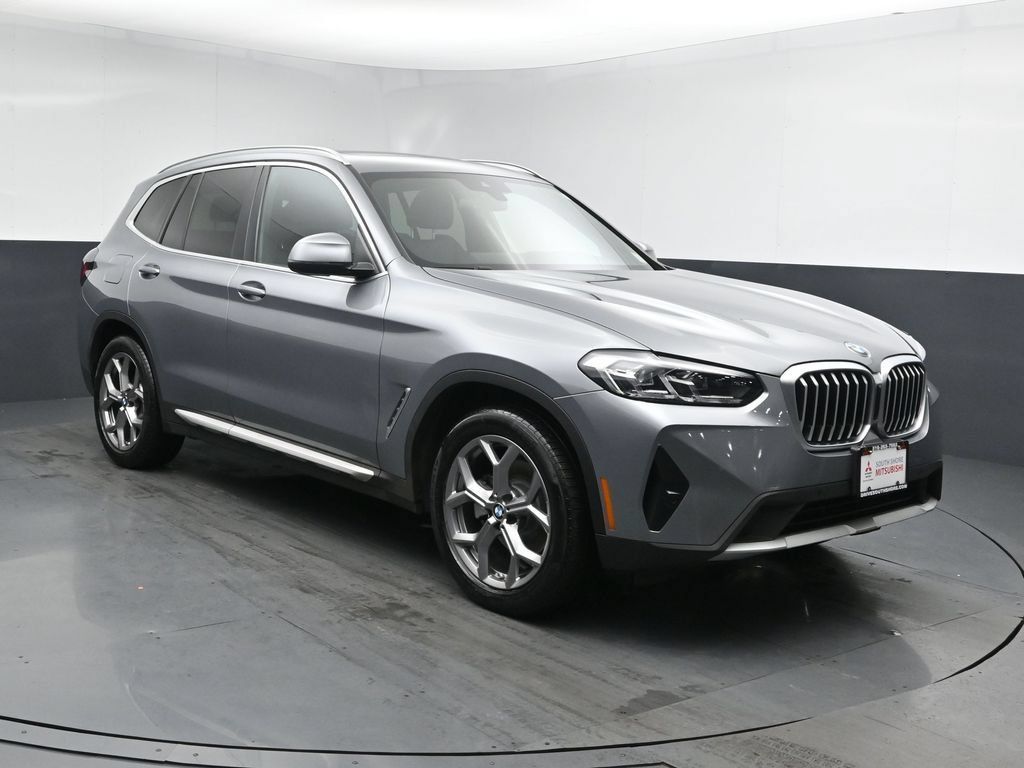 Used 2024 BMW X3 xDrive30i w/ Premium Package AWD/4WD image 2