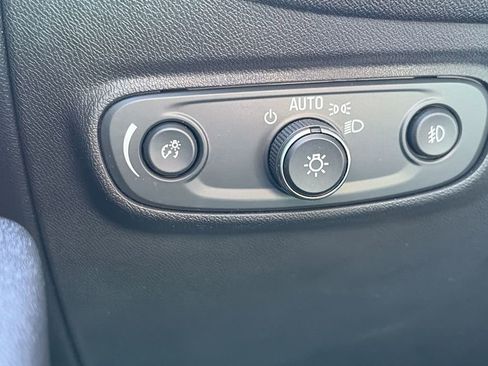 Used 2020 Chevrolet Equinox LT image 19