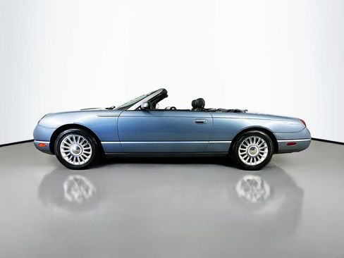Used 2005 Ford Thunderbird RWD image 4