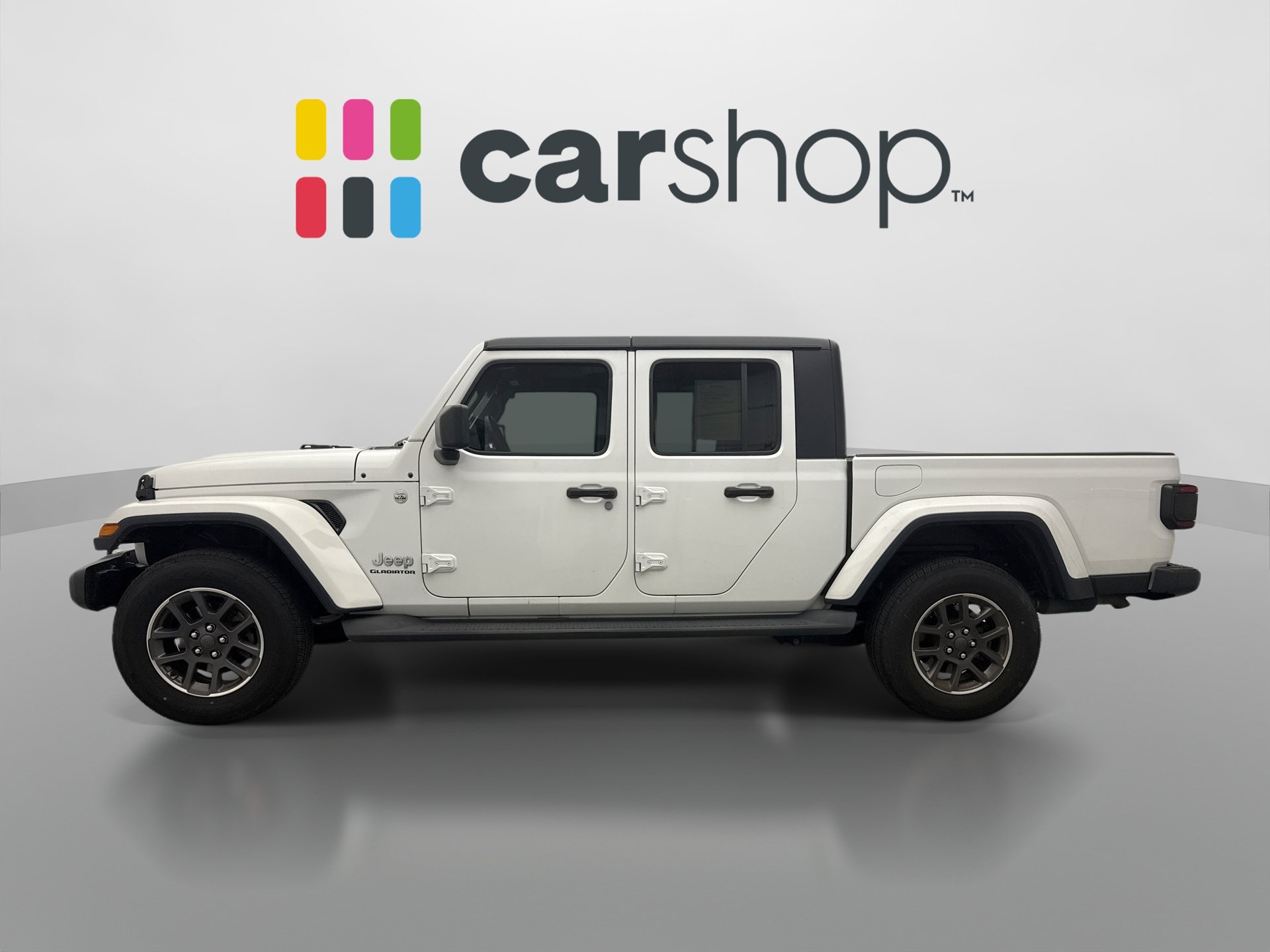 Used 2020 Jeep Gladiator Overland w/ Popular Equipment Package AWD/4WD image 2