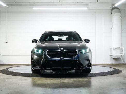 New 2027 BMW M5 Touring AWD/4WD image 2