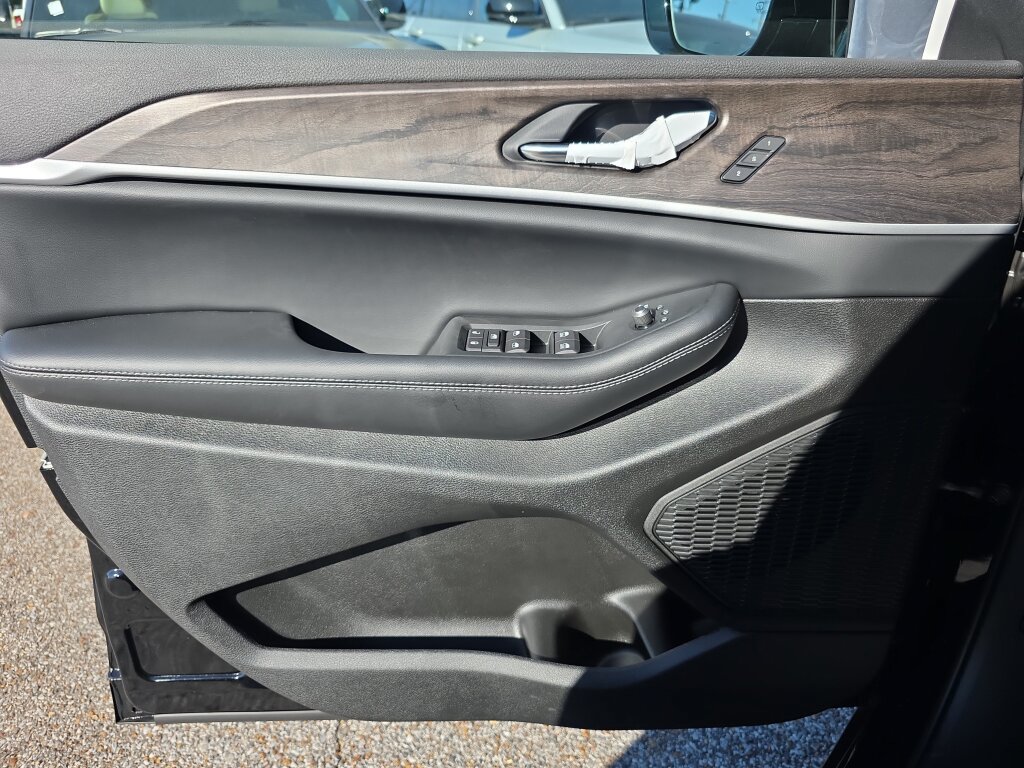 New 2027 Jeep Grand Cherokee Limited RWD image 8