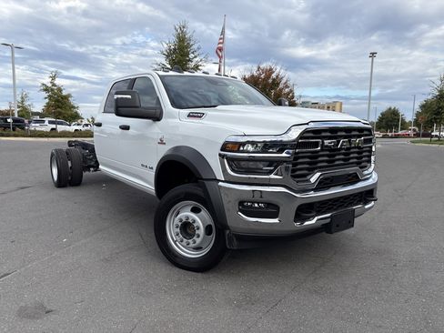 New 2025 RAM 5500 4x4 Crew Cab image 2