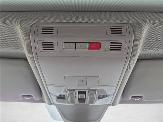Used 2022 Volkswagen Tiguan SE FWD image 25