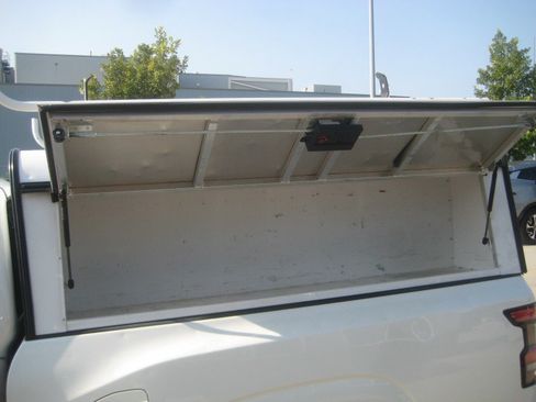 Used 2024 Nissan Frontier S RWD image 27