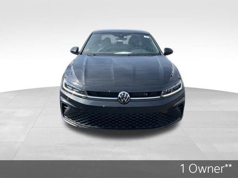 Used 2025 Volkswagen Jetta Sport image 2