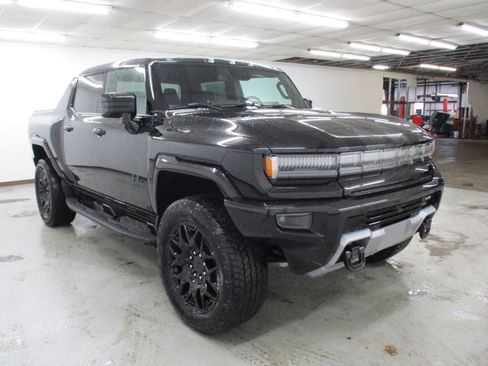 New 2025 GMC Hummer EV 3X w/ LPO, Dark Essentials Package image 8