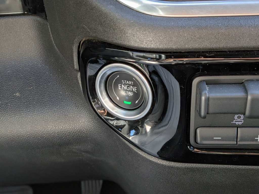 Used 2025 GMC Sierra 1500 SLT RWD image 27