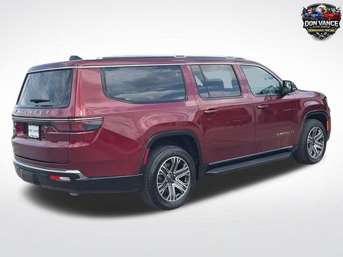 Used 2025 Jeep Wagoneer L 4WD image 6