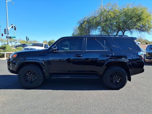 Used 2024 Toyota 4Runner TRD Off-Road Premium image 8