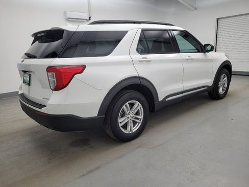 Used 2022 Ford Explorer XLT AWD/4WD image 10