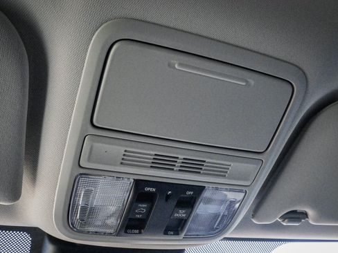 New 2026 Honda Odyssey Touring image 26