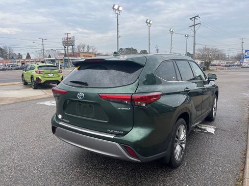 Used 2023 Toyota Highlander Platinum image 4