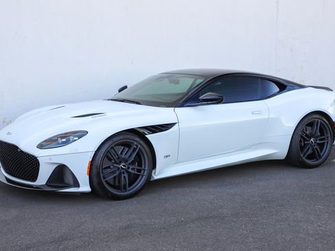 Used 2019 Aston Martin DBS Superleggera RWD image 10