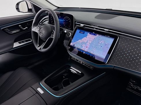 New 2025 Mercedes-Benz E 350 4MATIC Sedan image 15