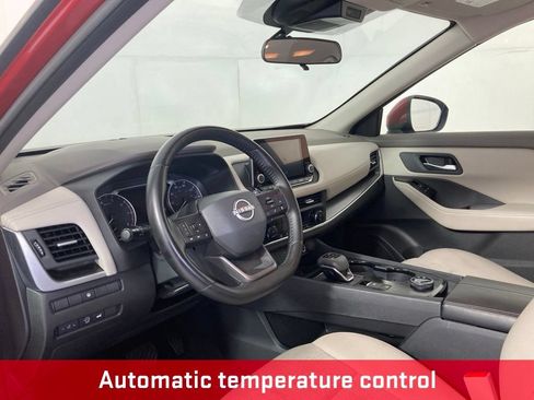 Used 2025 Nissan Rogue SV AWD/4WD image 13
