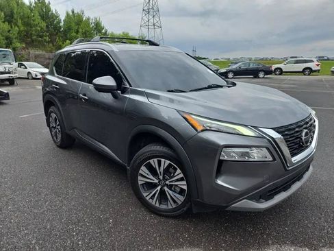Used 2021 Nissan Rogue SV w/ Premium Package FWD image 3