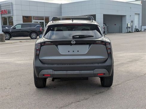 New 2026 Nissan Kicks SV w/ SV Premium Package image 4