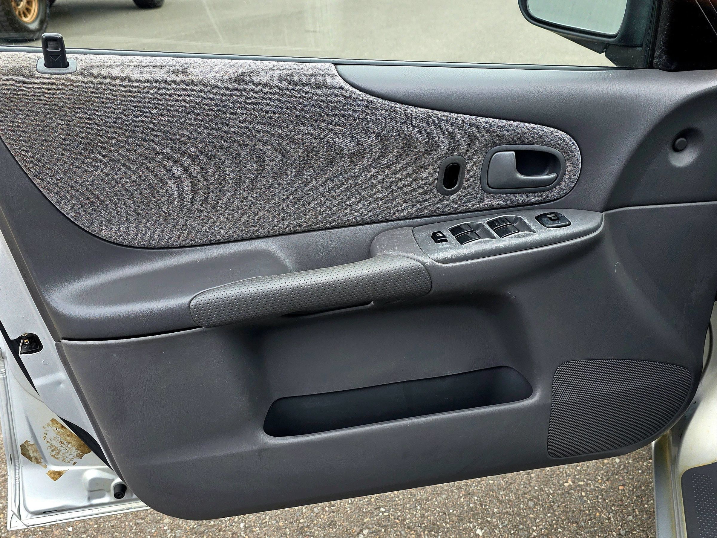 Used 1999 MAZDA Protege FWD image 36