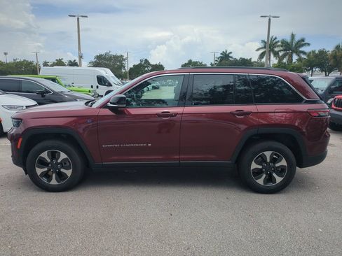Used 2024 Jeep Grand Cherokee Limited 4xe AWD/4WD image 9