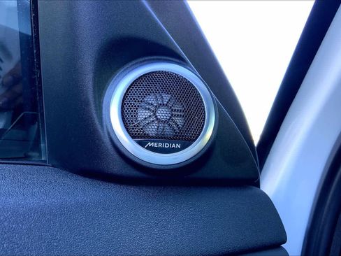 Used 2022 Land Rover Range Rover Evoque R-Dynamic SE image 32