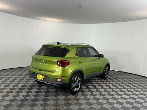 Used 2021 Hyundai Venue SEL FWD image 5
