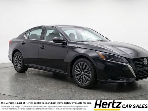 Used 2025 Nissan Altima 2.5 SV FWD image 1