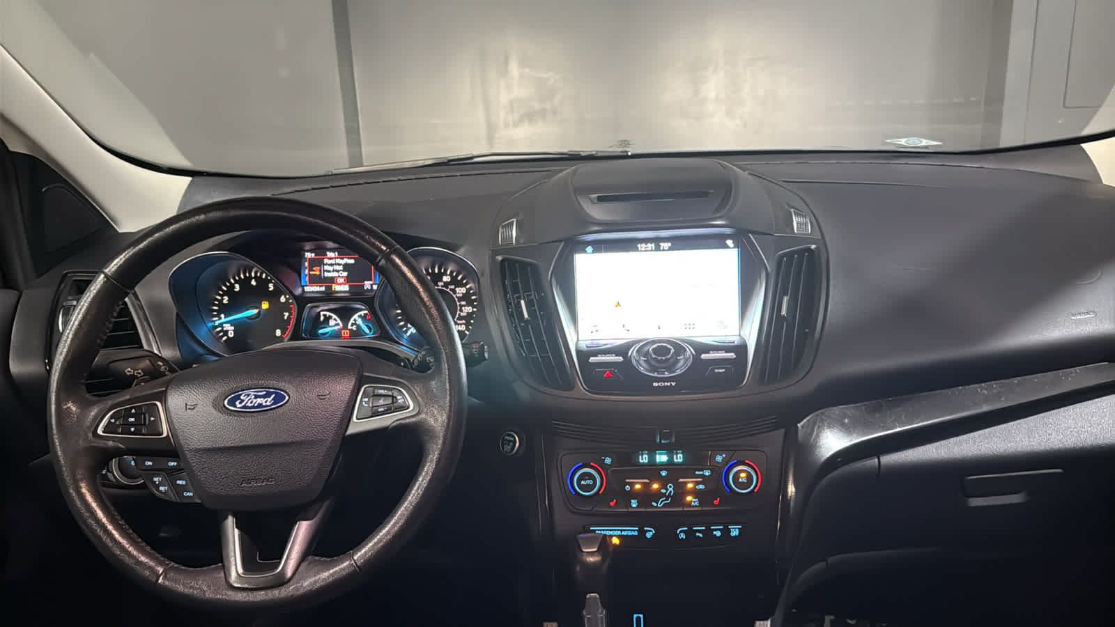 Used 2018 Ford Escape Titanium AWD/4WD image 24