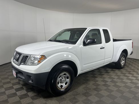 Used 2018 Nissan Frontier S image 1