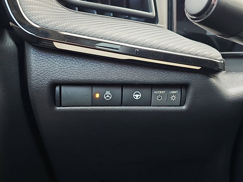 Certified 2025 Nissan Kicks SR w/ SR Premium Package image 25