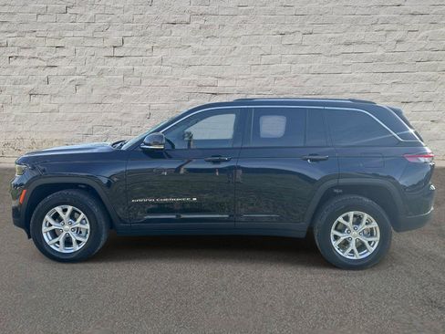 Used 2024 Jeep Grand Cherokee Limited AWD/4WD image 2