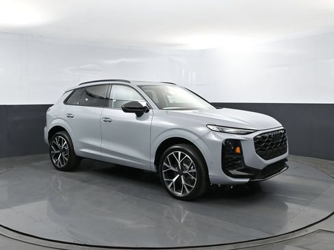 New 2026 Audi Q3 quattro 2.0T AWD/4WD image 3