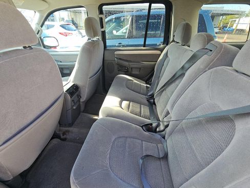 Used 2004 Ford Explorer XLT image 12