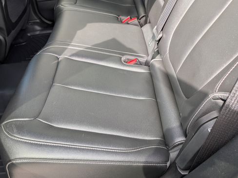 Used 2024 Jeep Grand Cherokee Limited image 45