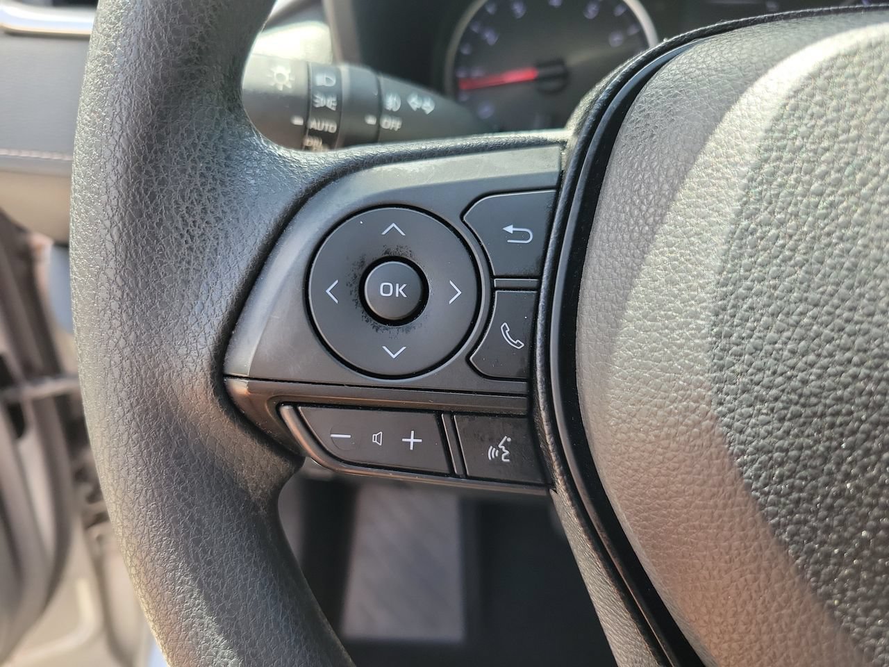 Used 2019 Toyota RAV4 XLE FWD image 19