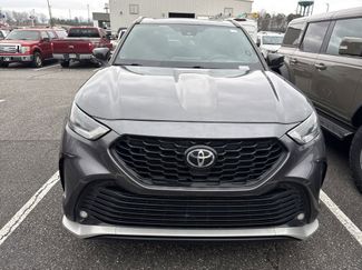 Used 2022 Toyota Highlander XSE video 2