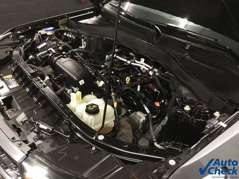 Used 2022 Ford Explorer XLT w/ Equipment Group 202A image 44